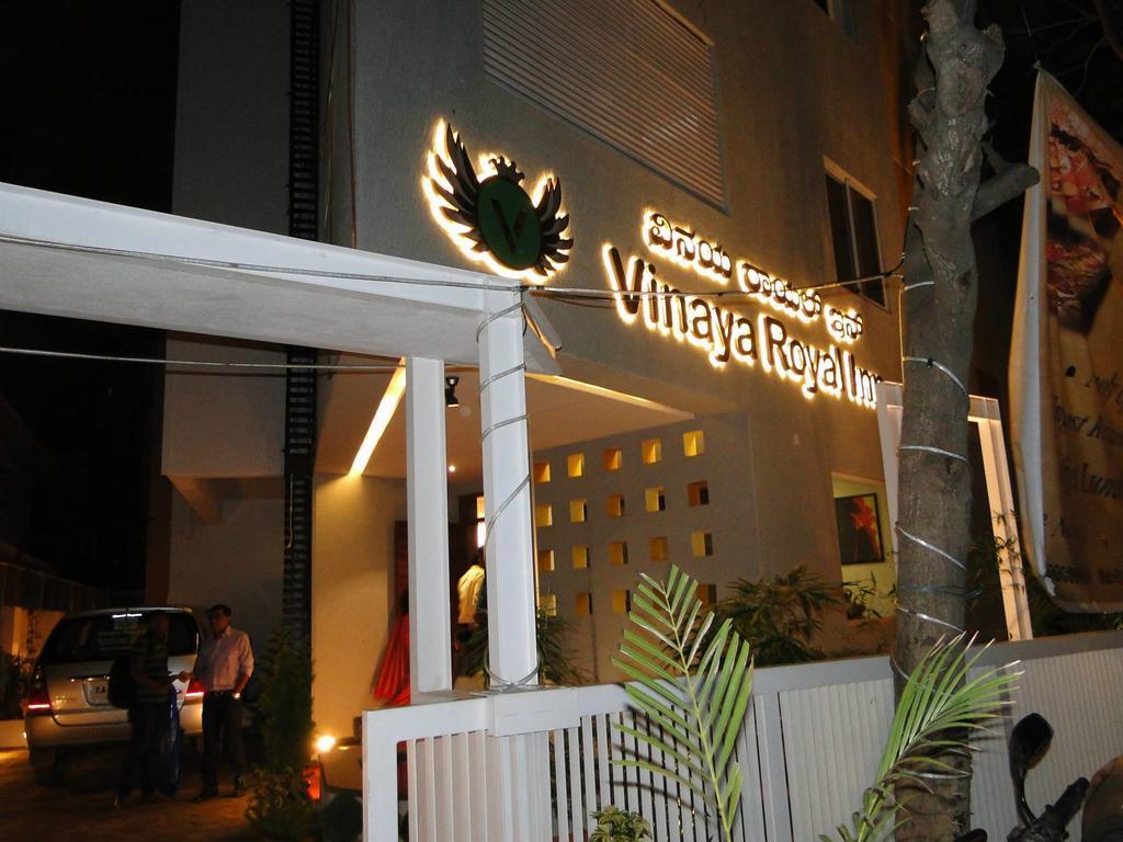 Vinaya Royal Inn Kammasandra Bagian luar foto