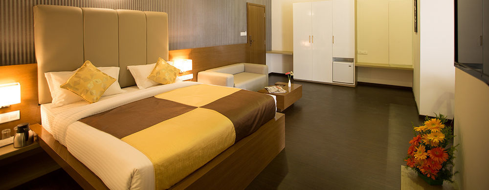 Vinaya Royal Inn Kammasandra Bagian luar foto