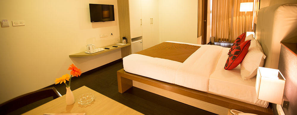 Vinaya Royal Inn Kammasandra Bagian luar foto